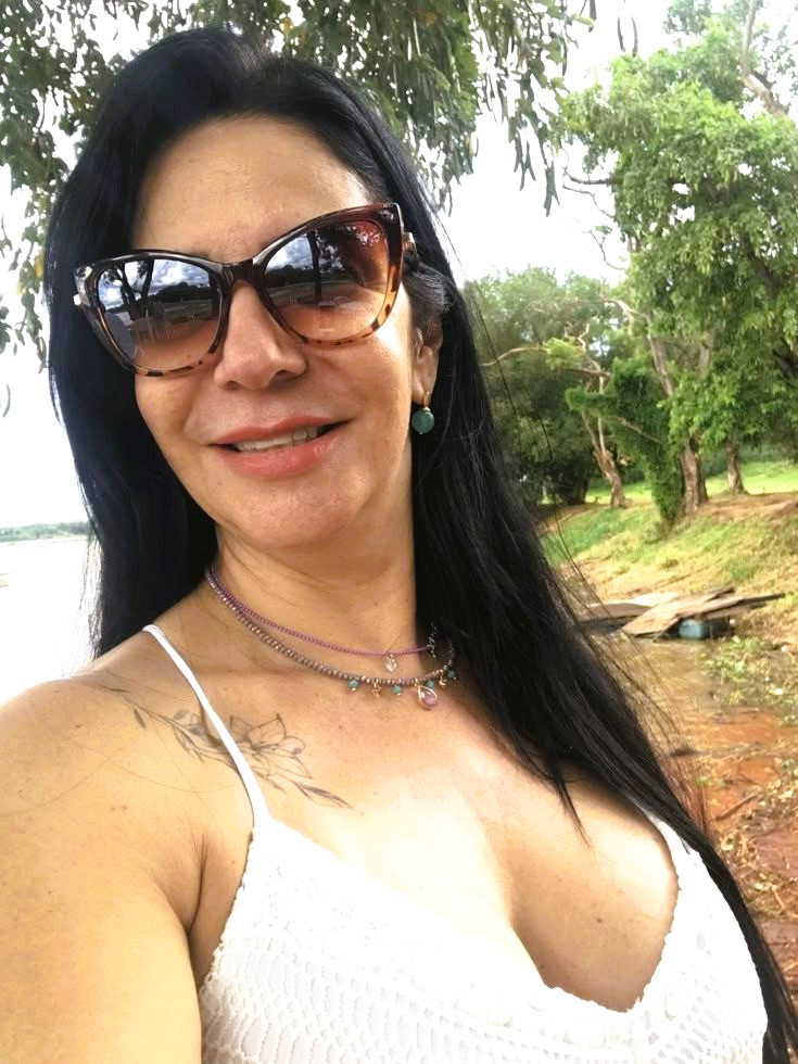 single on Latin dating sites